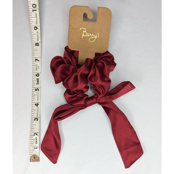 Berry Holiday Red Hair Scrunchie Bow Set Ponytail Holder Accessories - Picture 2 of 4